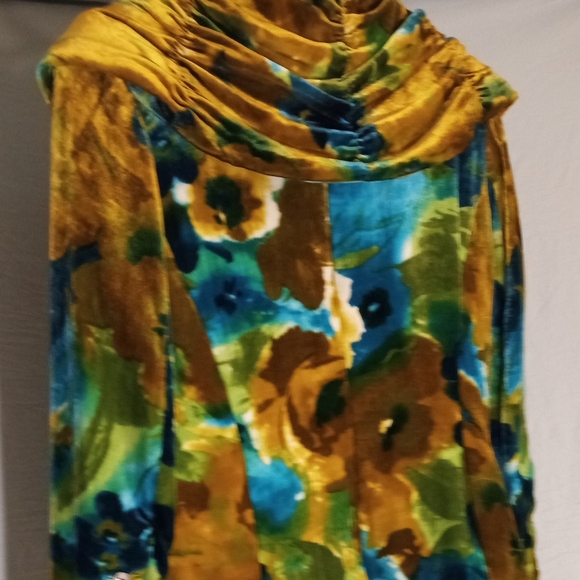 Beautiful Vibrant Multicolor Velvet Jacket size small - Picture 7 of 13